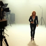 Imagen relacionada con romance Liam Neeson Pamela Anderson