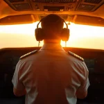 Imagen relacionada con John Travolta director película aviación